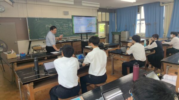 ２年生探究コース「探究Ⅰ」データサイエンス講習会を実施しました